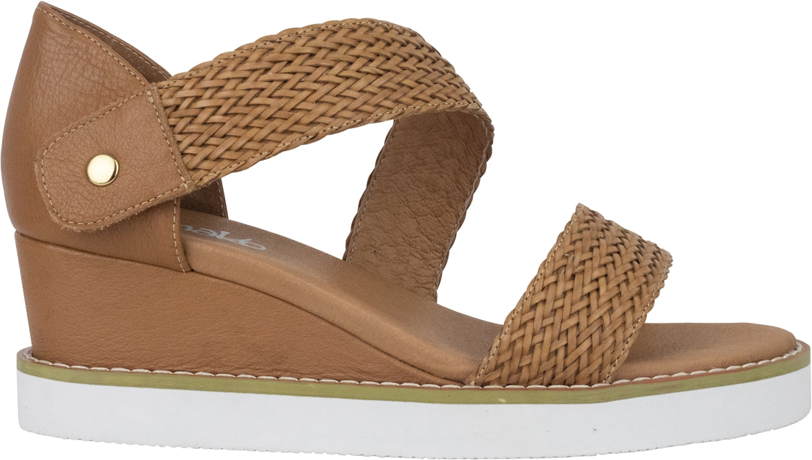 Hinako Meaghan Wedge | Tan